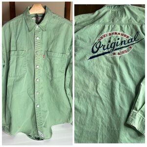 Vintage RARE Levi Strauss men’s green button up with back logo size L